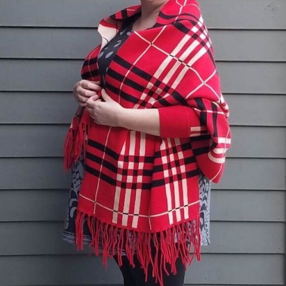 NWT Persuasions Red Plaid Beige Plaid Reversable Blanket Wrap sleeves - Picture 1 of 9
